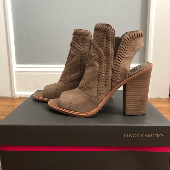 Vince Camuto Shoes - NWT Vince Camuto Karinta bootie